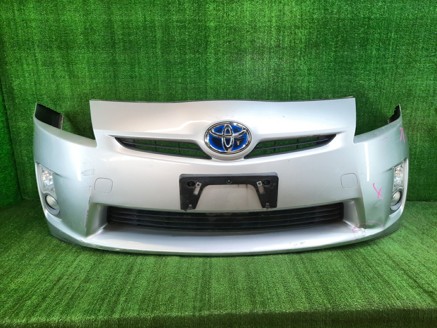 Бампер передний TOYOTA PRIUS ZVW30 10504 1 ракурс