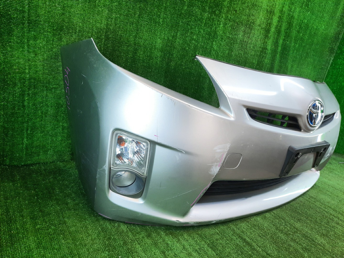 Бампер передний TOYOTA PRIUS ZVW30 10504 3 ракурс