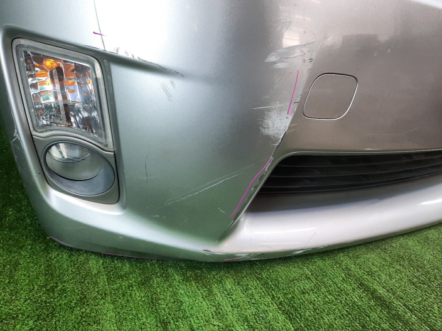 Бампер передний TOYOTA PRIUS ZVW30 10504 4 ракурс