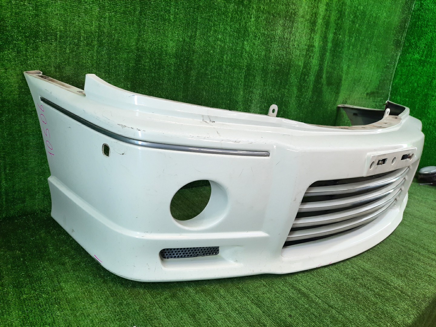 Бампер передний NISSAN PRESAGE U30, NU30, TU30, TNU30, HU30, VNU30, VU30 10506 3 ракурс