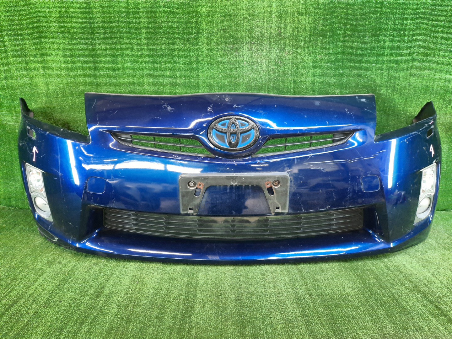 Бампер передний TOYOTA PRIUS ZVW30 10509 1 ракурс