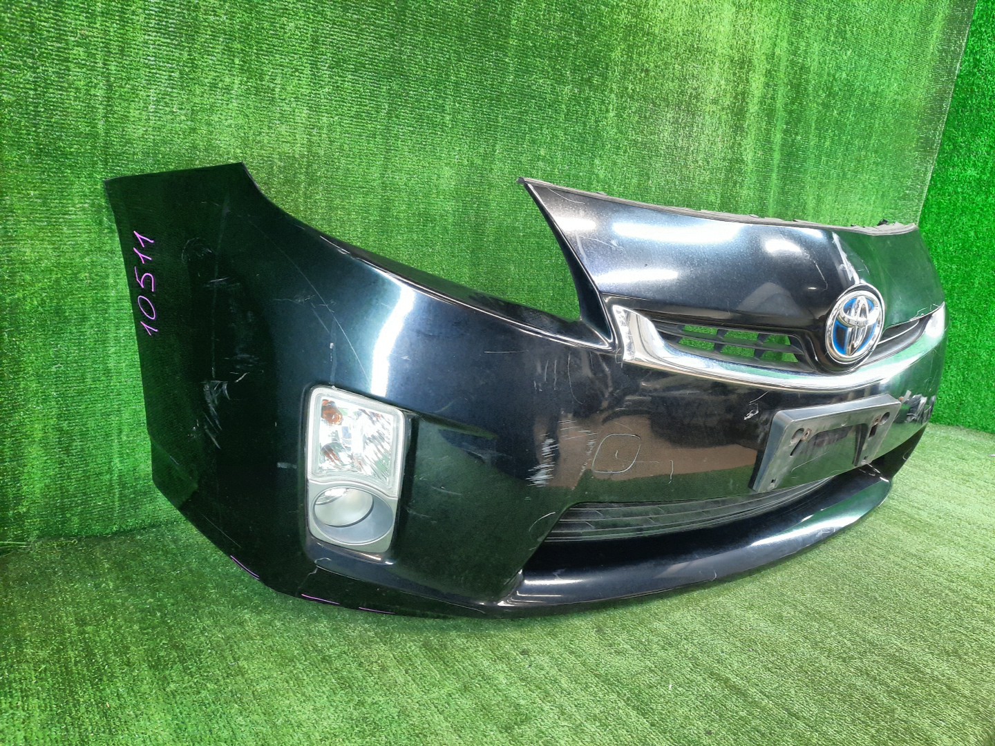 Бампер передний TOYOTA PRIUS ZVW30 10511 2 ракурс