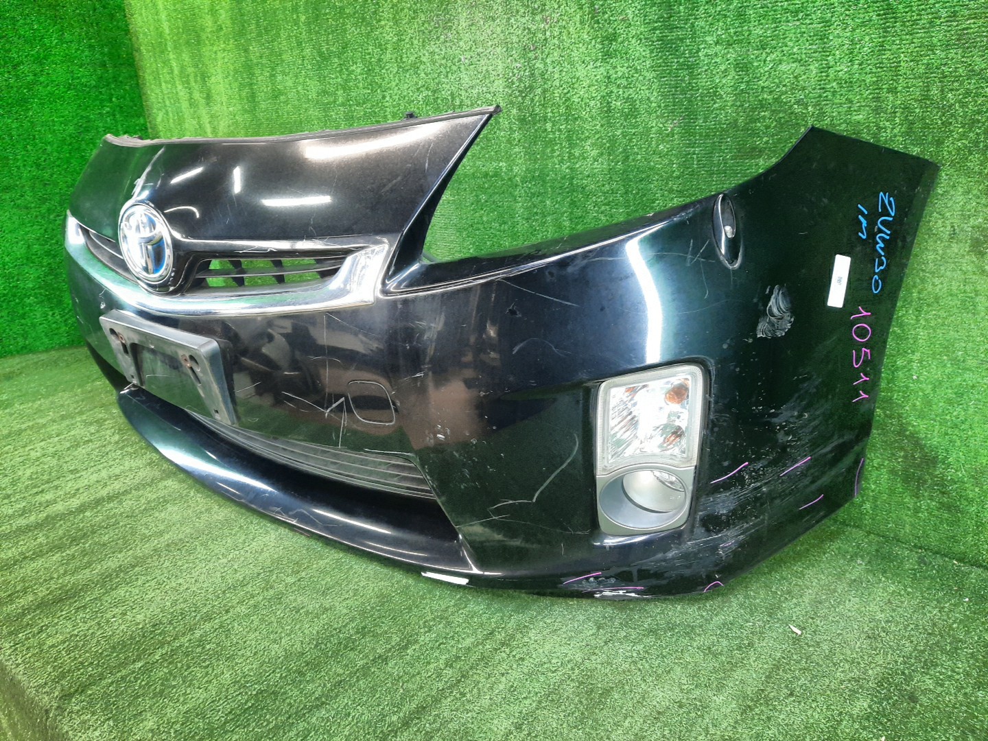 Бампер передний TOYOTA PRIUS ZVW30 10511 3 ракурс