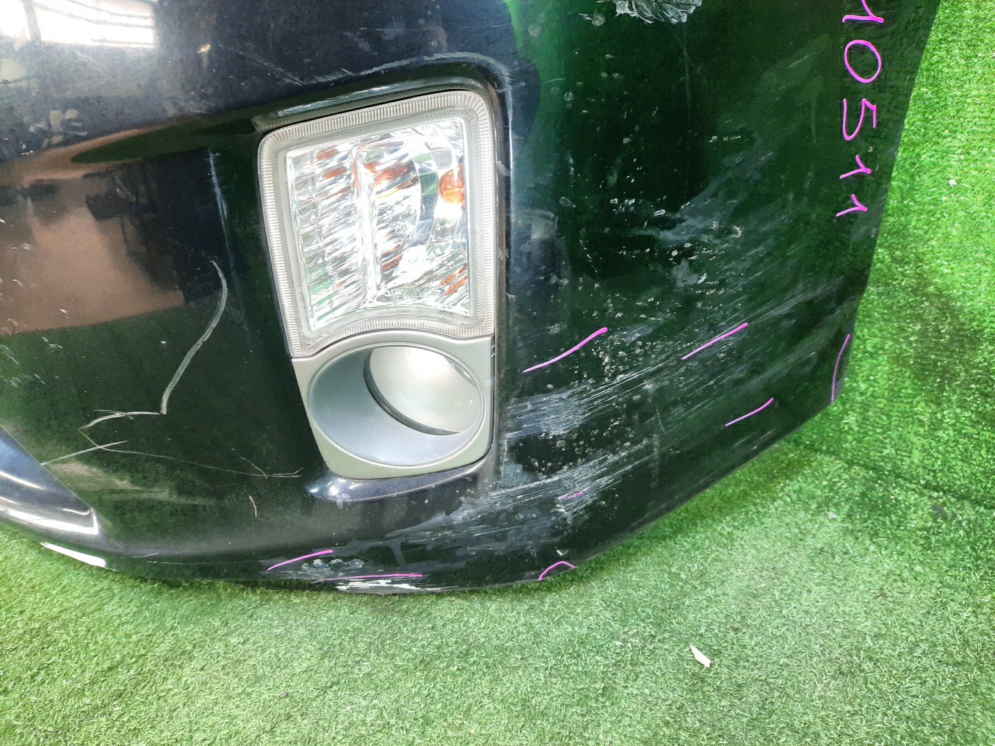 Бампер передний TOYOTA PRIUS ZVW30 10511 4 ракурс