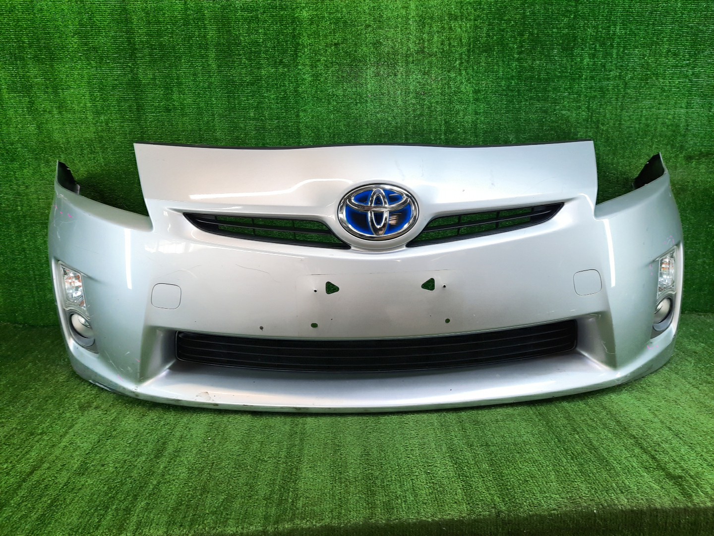 Бампер передний TOYOTA PRIUS ZVW30 10512 1 ракурс