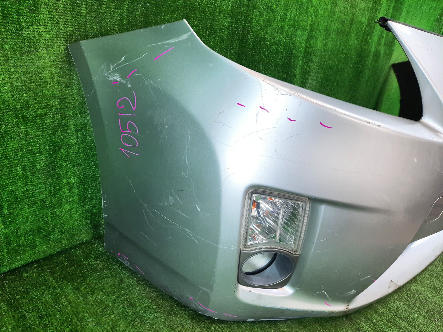 Бампер передний TOYOTA PRIUS ZVW30 10512 4 ракурс