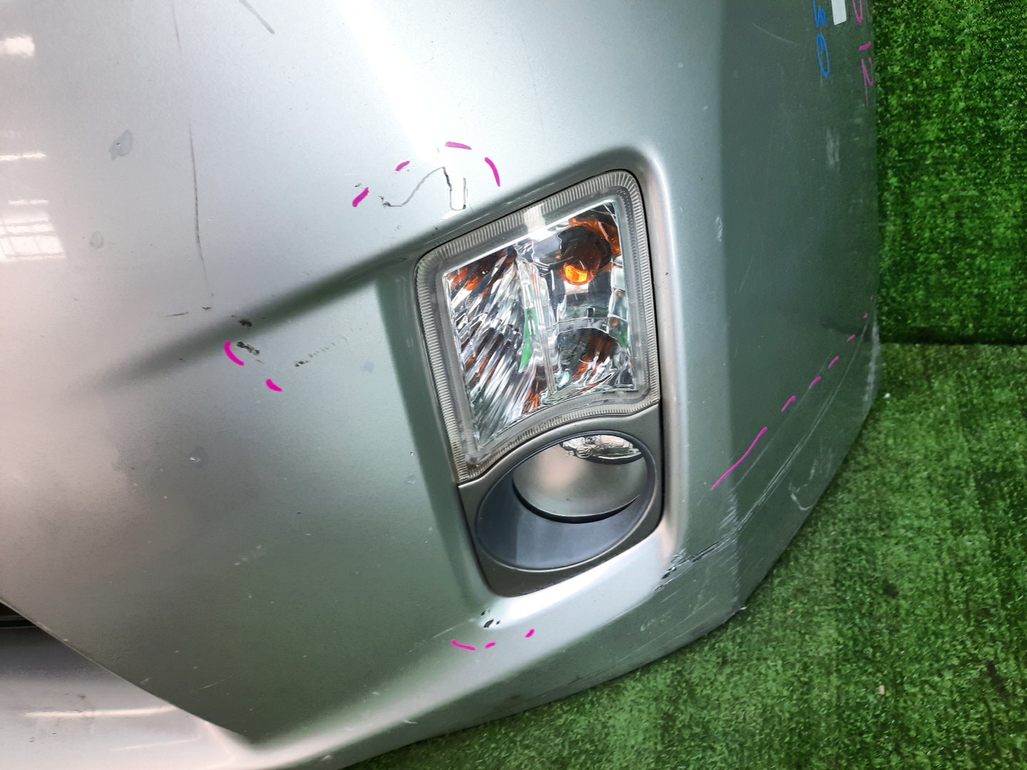 Бампер передний TOYOTA PRIUS ZVW30 10512 5 ракурс