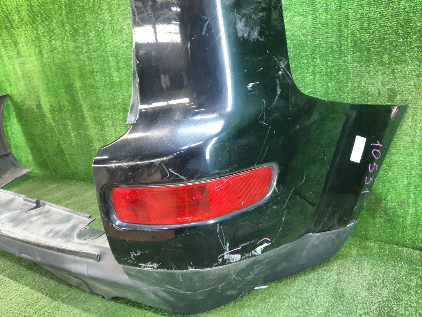Бампер задний MITSUBISHI OUTLANDER CW4W, CW6W, CW5W 10531 5 ракурс Бампер задний MITSUBISHI OUTLANDER CW4W, CW6W, CW5W 10531 5 ракурс