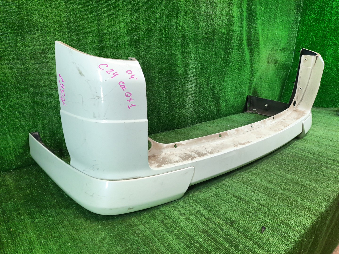 Бампер задний NISSAN SERENA TNC24, TC24, RC24, PC24, PNC24, VC24, VNC24 10567 3 ракурс