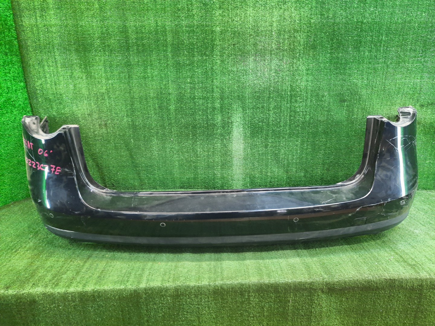 Бампер задний VOLKSWAGEN PASSAT 3C5 10616 1 ракурс