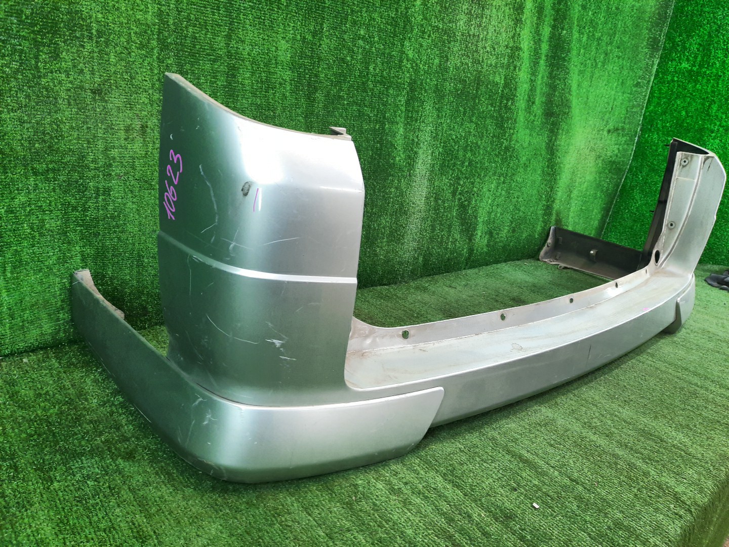 Бампер задний NISSAN SERENA TNC24, TC24, RC24, PC24, PNC24, VC24, VNC24 10623 3 ракурс