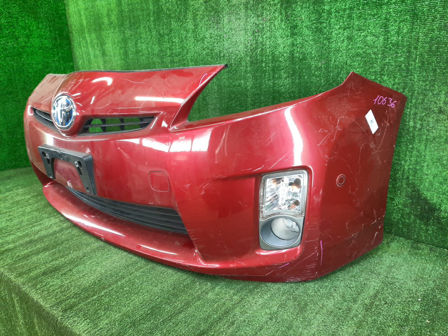 Бампер передний TOYOTA PRIUS ZVW30 10636 2 ракурс