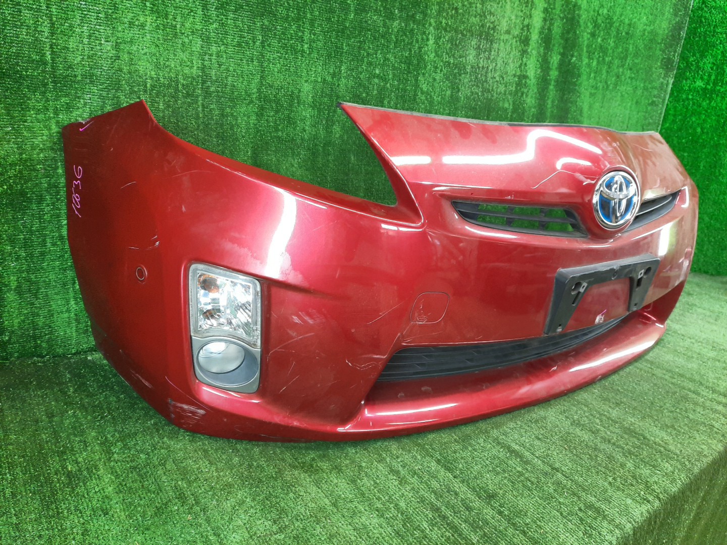 Бампер передний TOYOTA PRIUS ZVW30 10636 3 ракурс