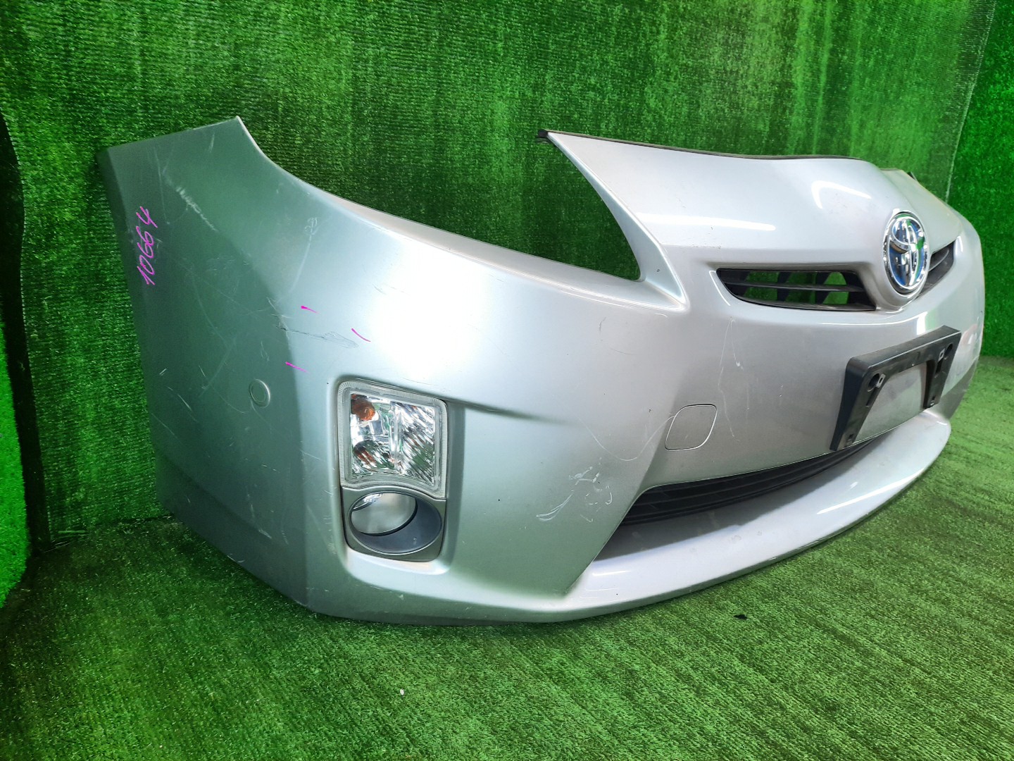 Бампер передний TOYOTA PRIUS ZVW30 10664 3 ракурс