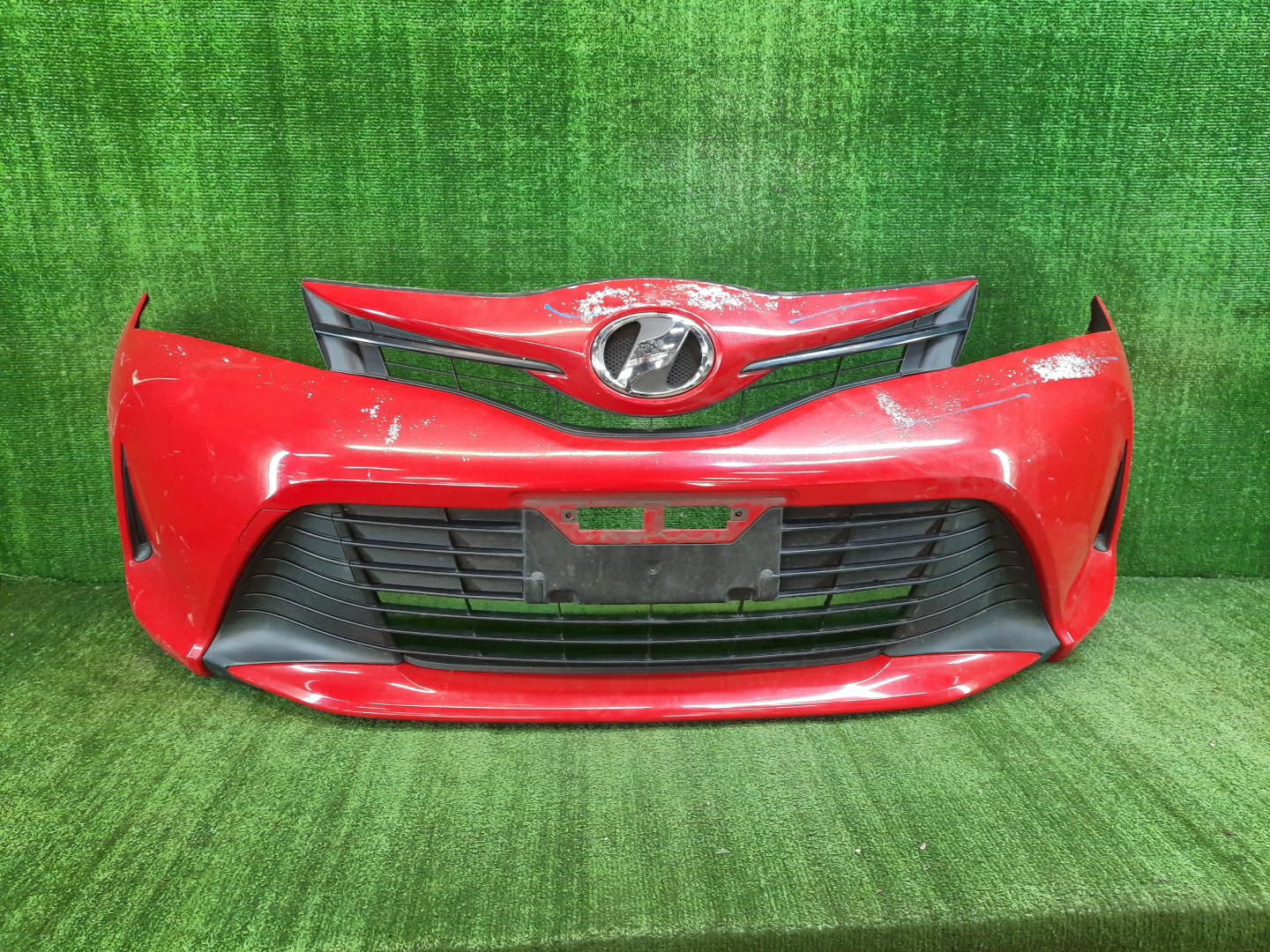 Бампер передний TOYOTA VITZ, YARIS KSP130, NSP130, NSP135, NCP131 10685 1 ракурс