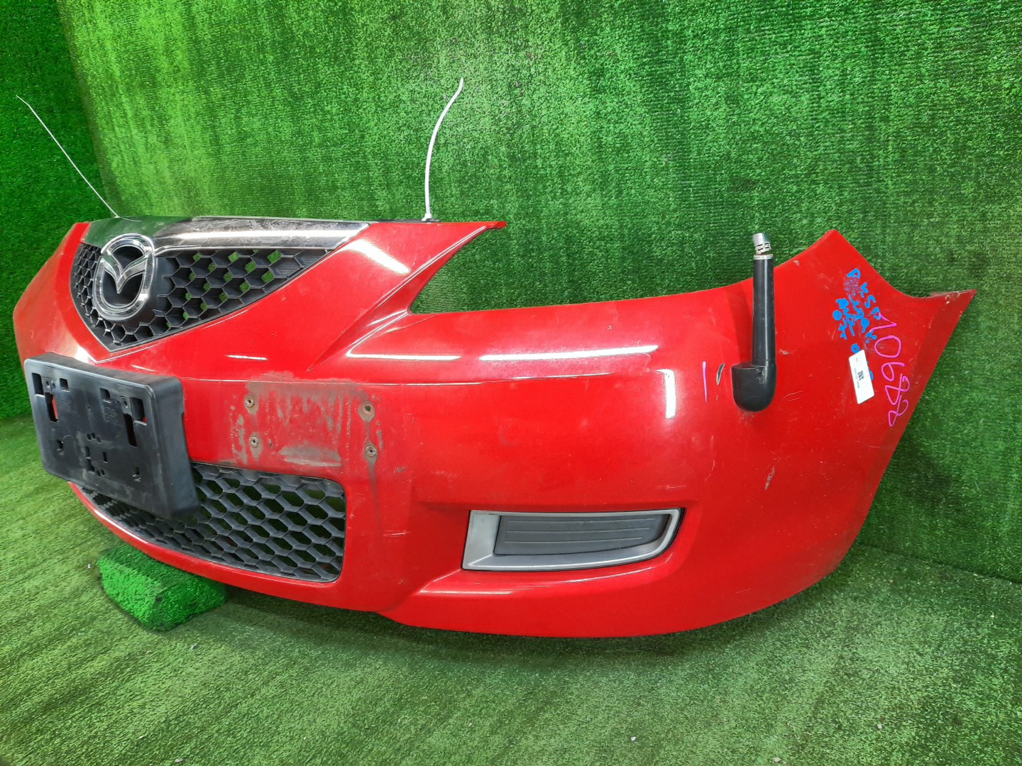 Бампер передний MAZDA AXELA, MAZDA 3, 3 BK5P, BK3P, BKEP, BK SEDAN 2 ракурс