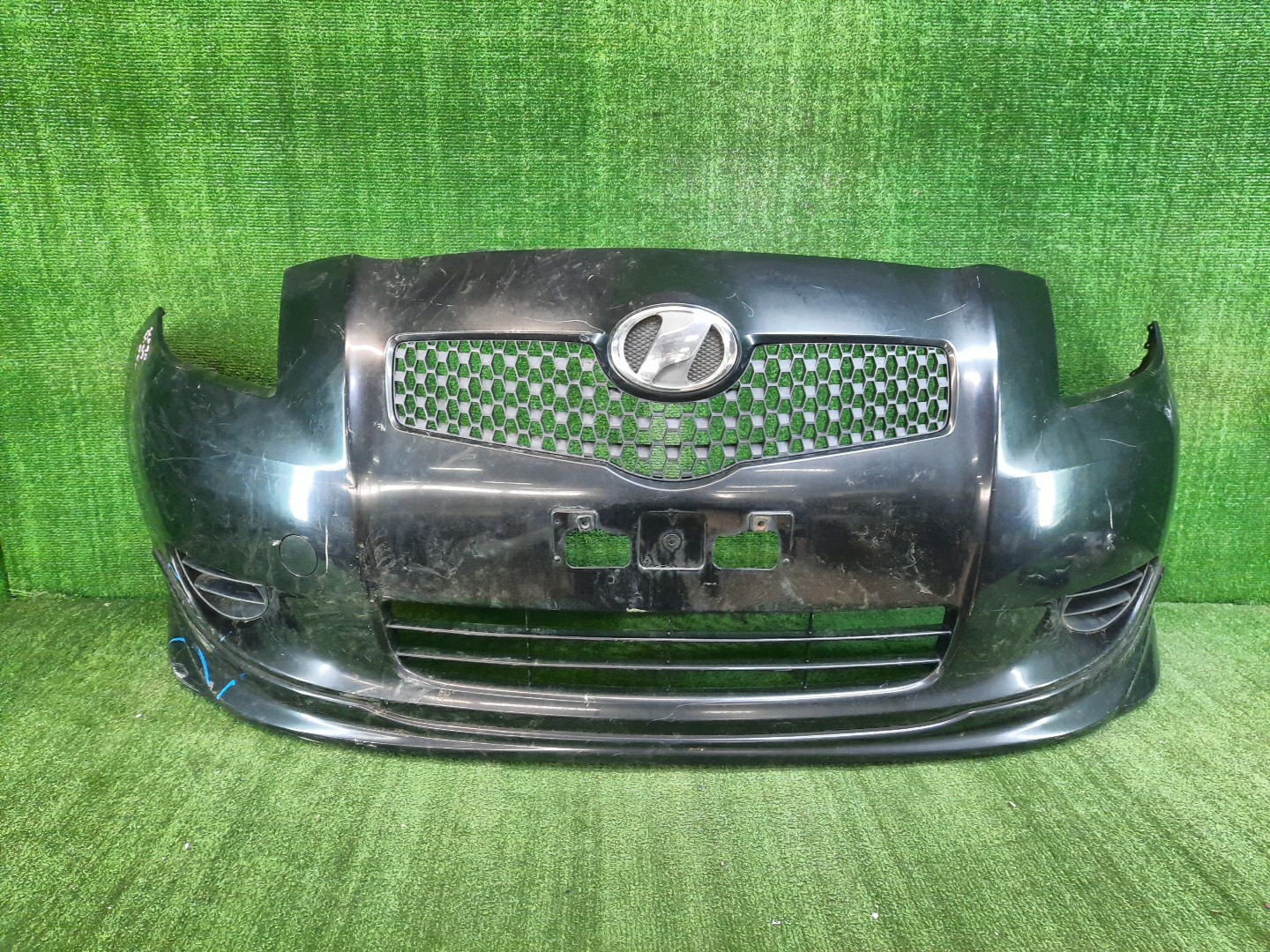 Бампер передний TOYOTA VITZ, YARIS NCP96, SCP90, KSP90, NCP95, NCP91 10703 1 ракурс