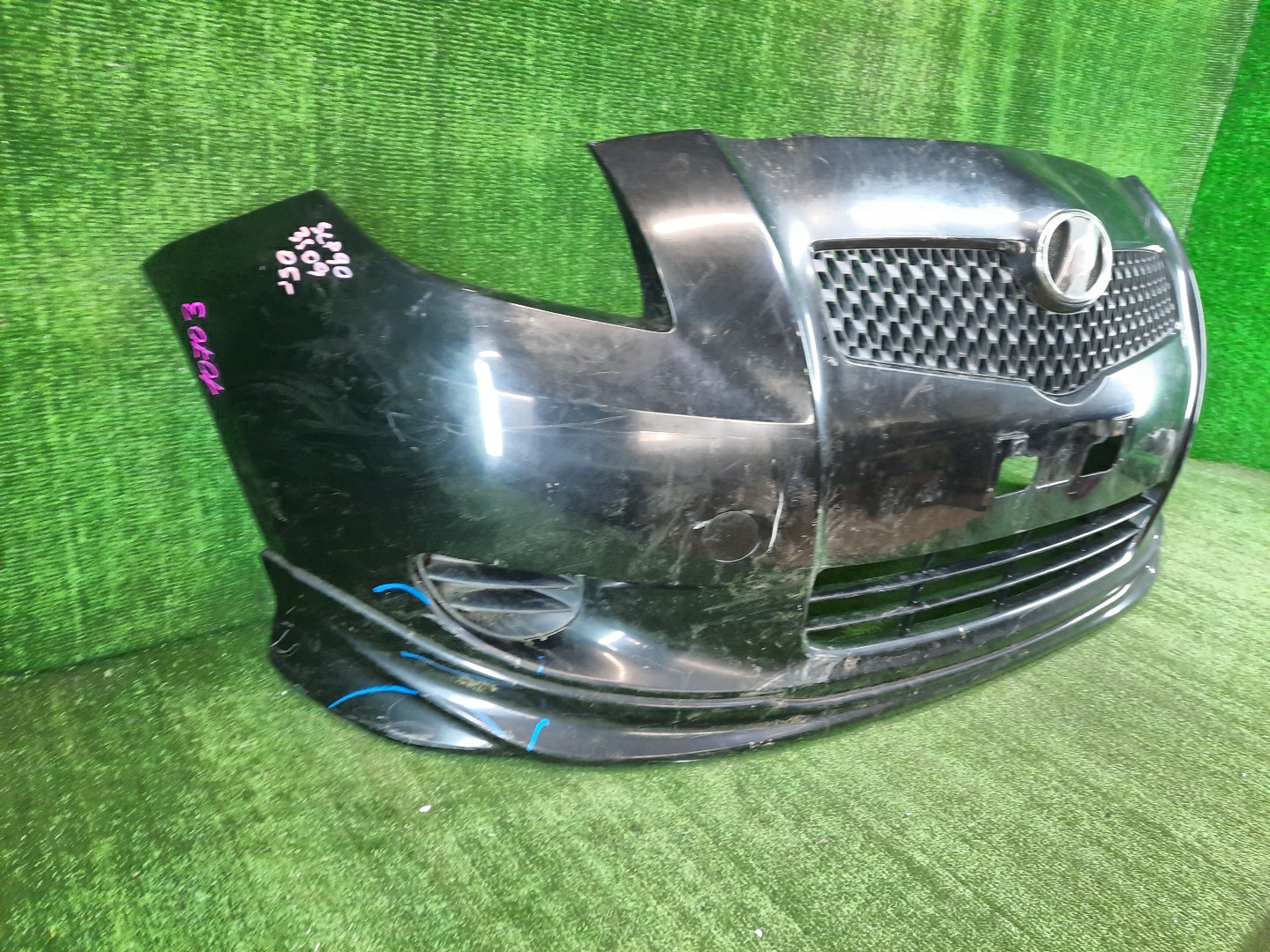 Бампер передний TOYOTA VITZ, YARIS NCP96, SCP90, KSP90, NCP95, NCP91 10703 3 ракурс