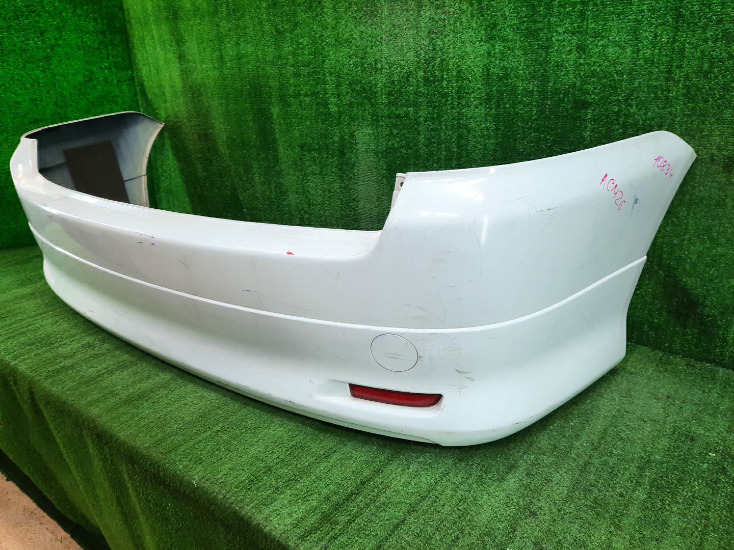 Бампер задний TOYOTA IPSUM ACM21W, ACM26W 10834 2 ракурс
