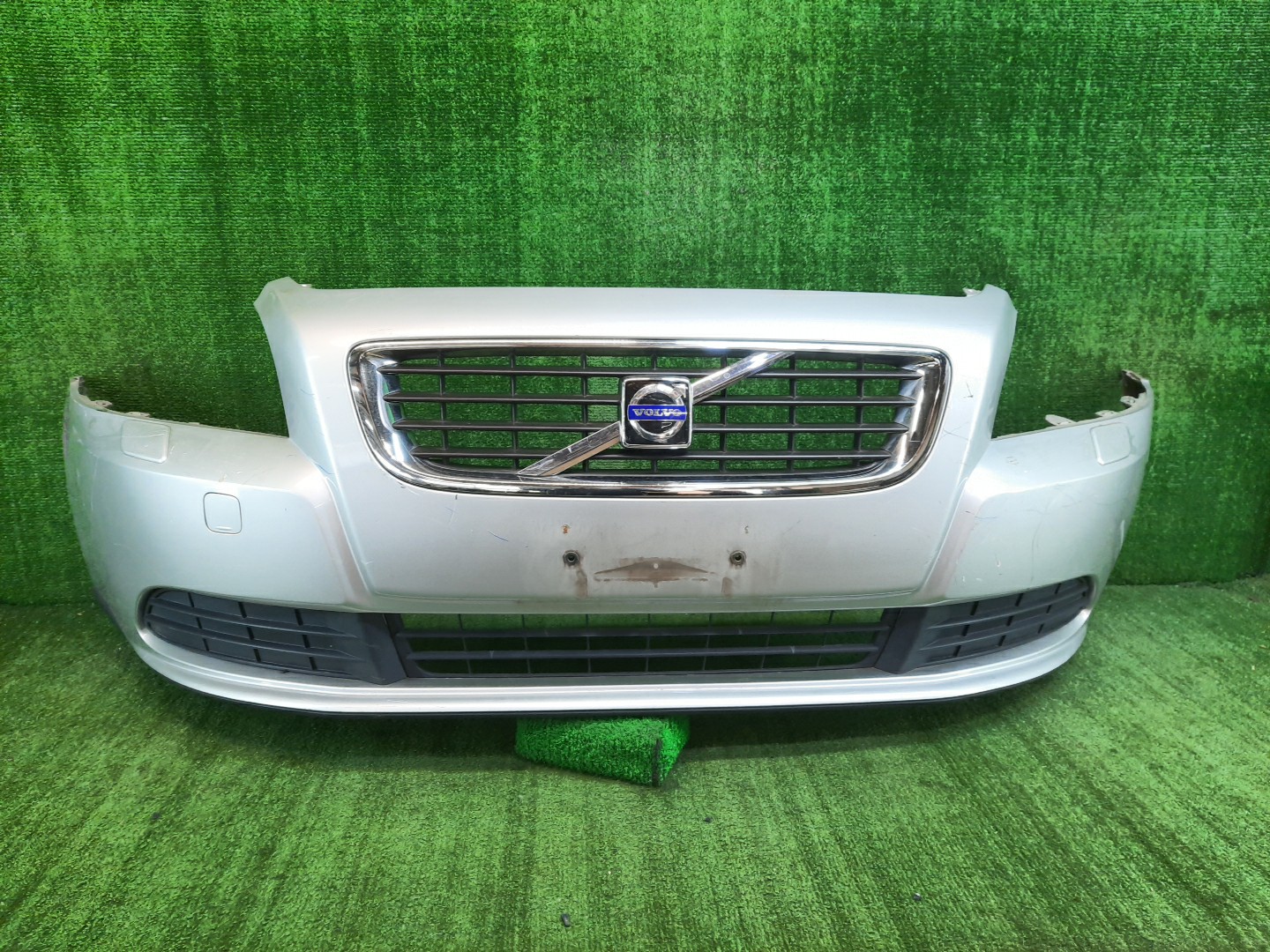 Бампер передний VOLVO S40 MS20, MS21, MS76, MS77, MS84, MS50, MS58, MH67, MS67, MS68, MH68, MS, MS75, MS43, MS38, MS66 10870 1 ракурс