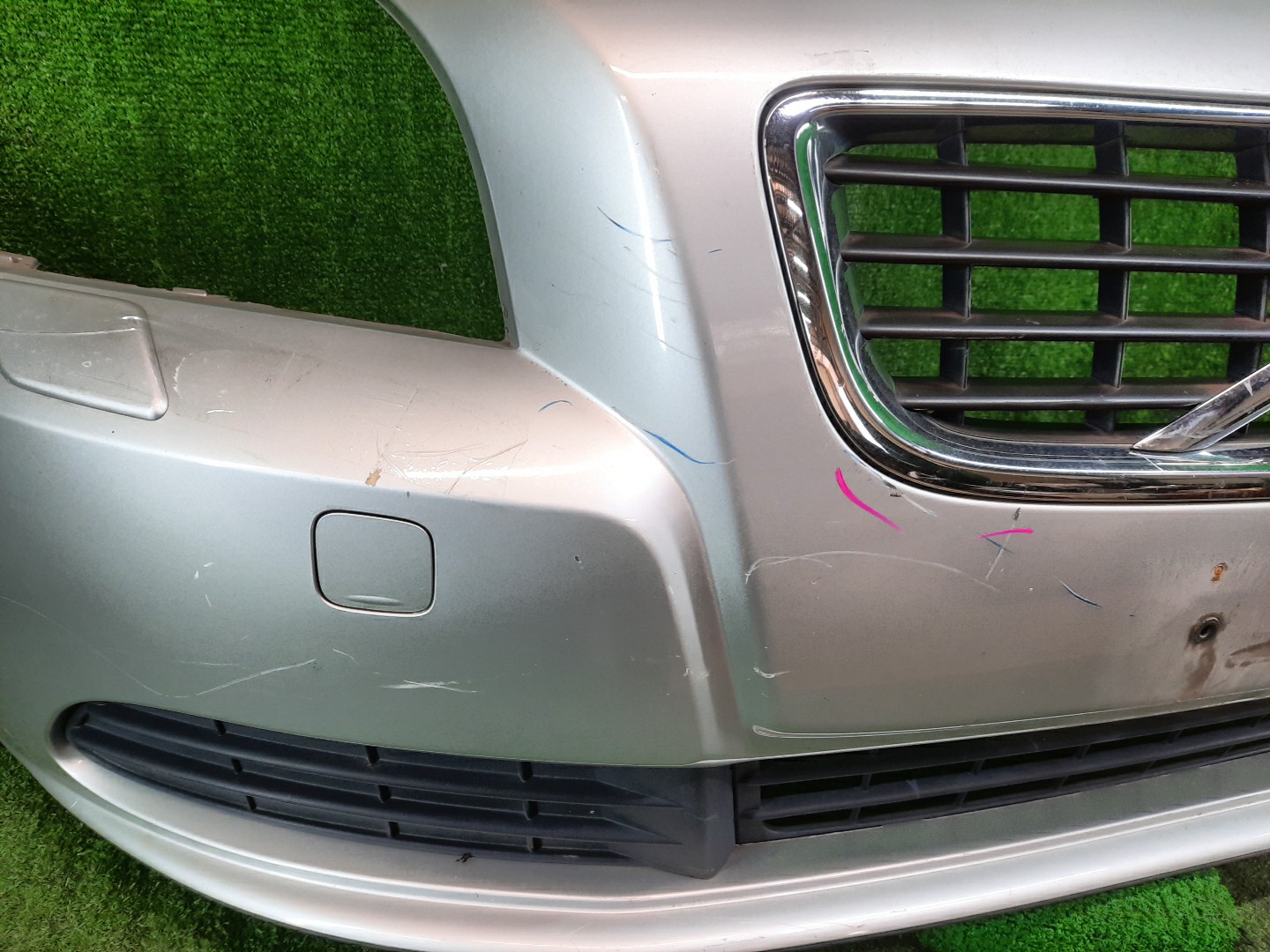 Бампер передний VOLVO S40 MS20, MS21, MS76, MS77, MS84, MS50, MS58, MH67, MS67, MS68, MH68, MS, MS75, MS43, MS38, MS66 10870 4 ракурс