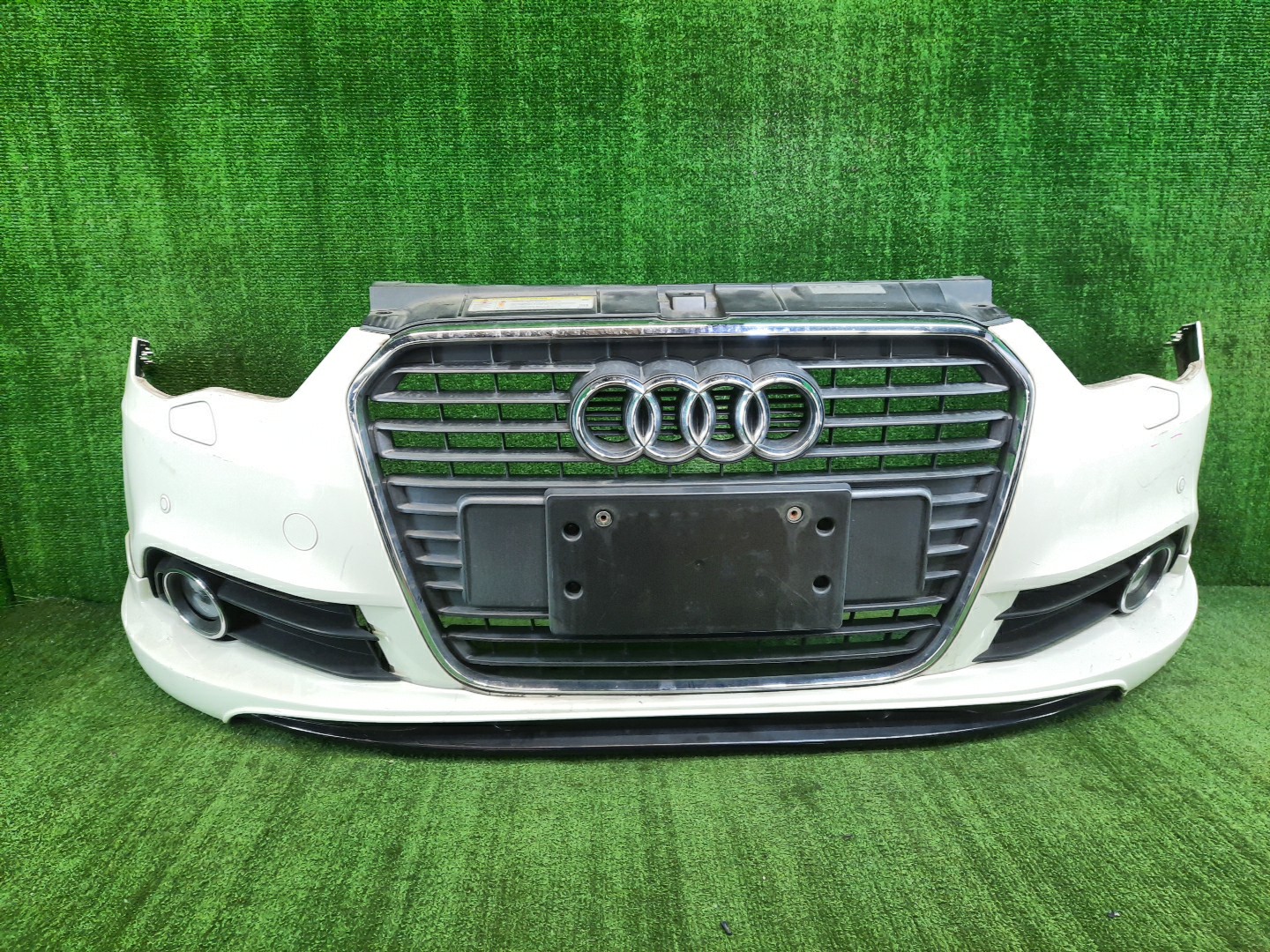 Бампер передний AUDI A1 8X1 10876 1 ракурс Бампер передний AUDI A1 8X1 10876 1 ракурс