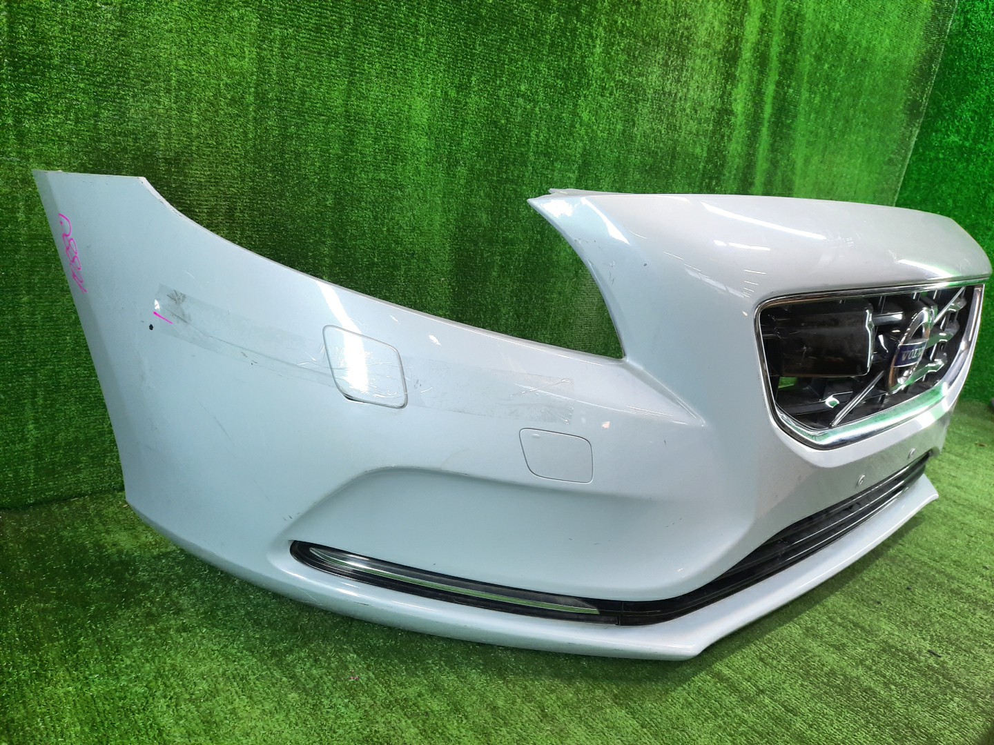 Бампер передний VOLVO V40 MZ63, MV, MV48 10880 3 ракурс