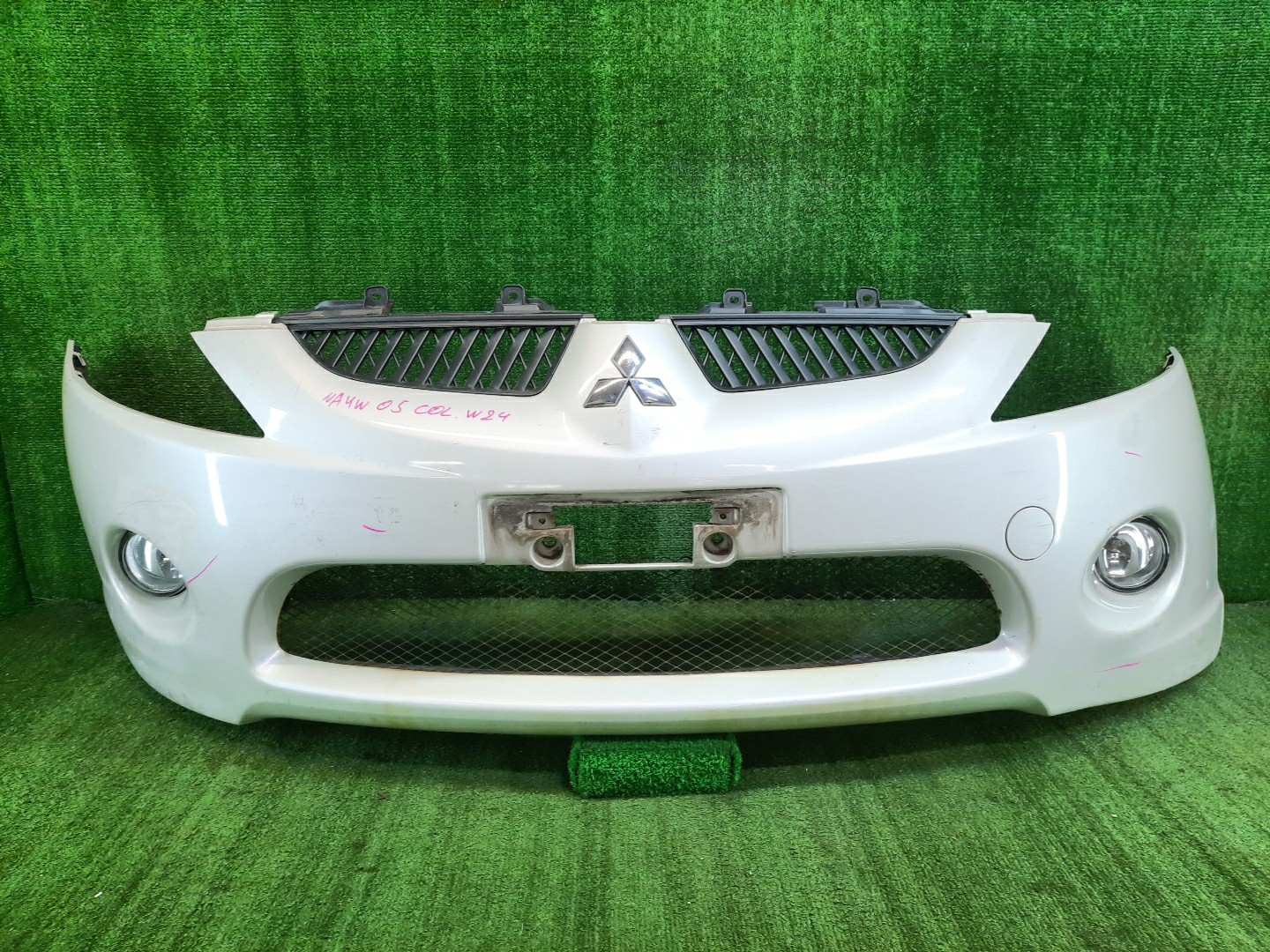 Бампер передний MITSUBISHI GRANDIS NA4W 10925 1 ракурс
