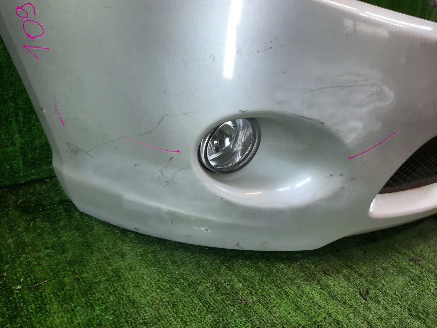 Бампер передний MITSUBISHI GRANDIS NA4W 10925 4 ракурс