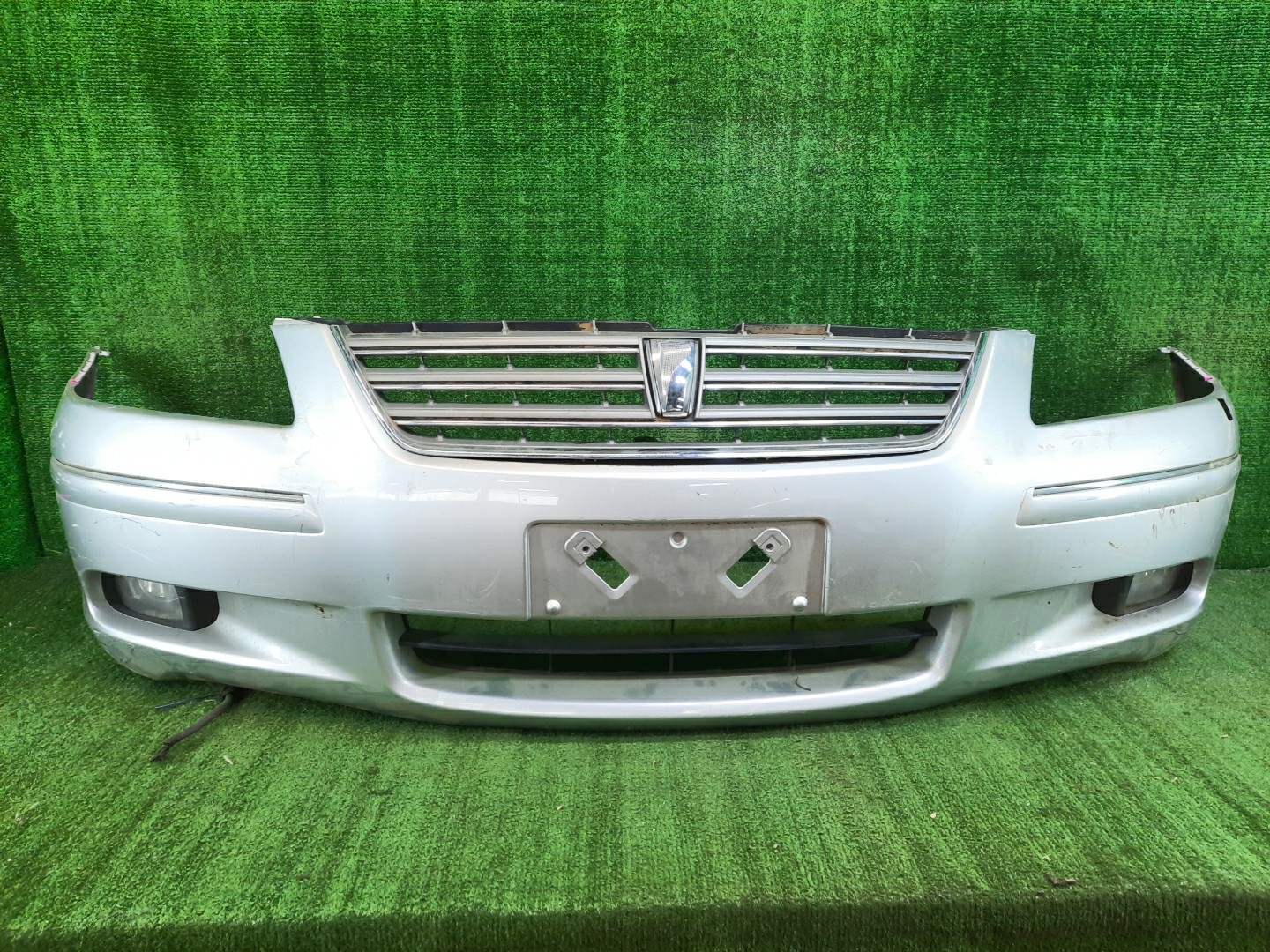 Бампер передний TOYOTA PREMIO ZZT240, NZT240, AZT240, ZZT245 11031 1 ракурс