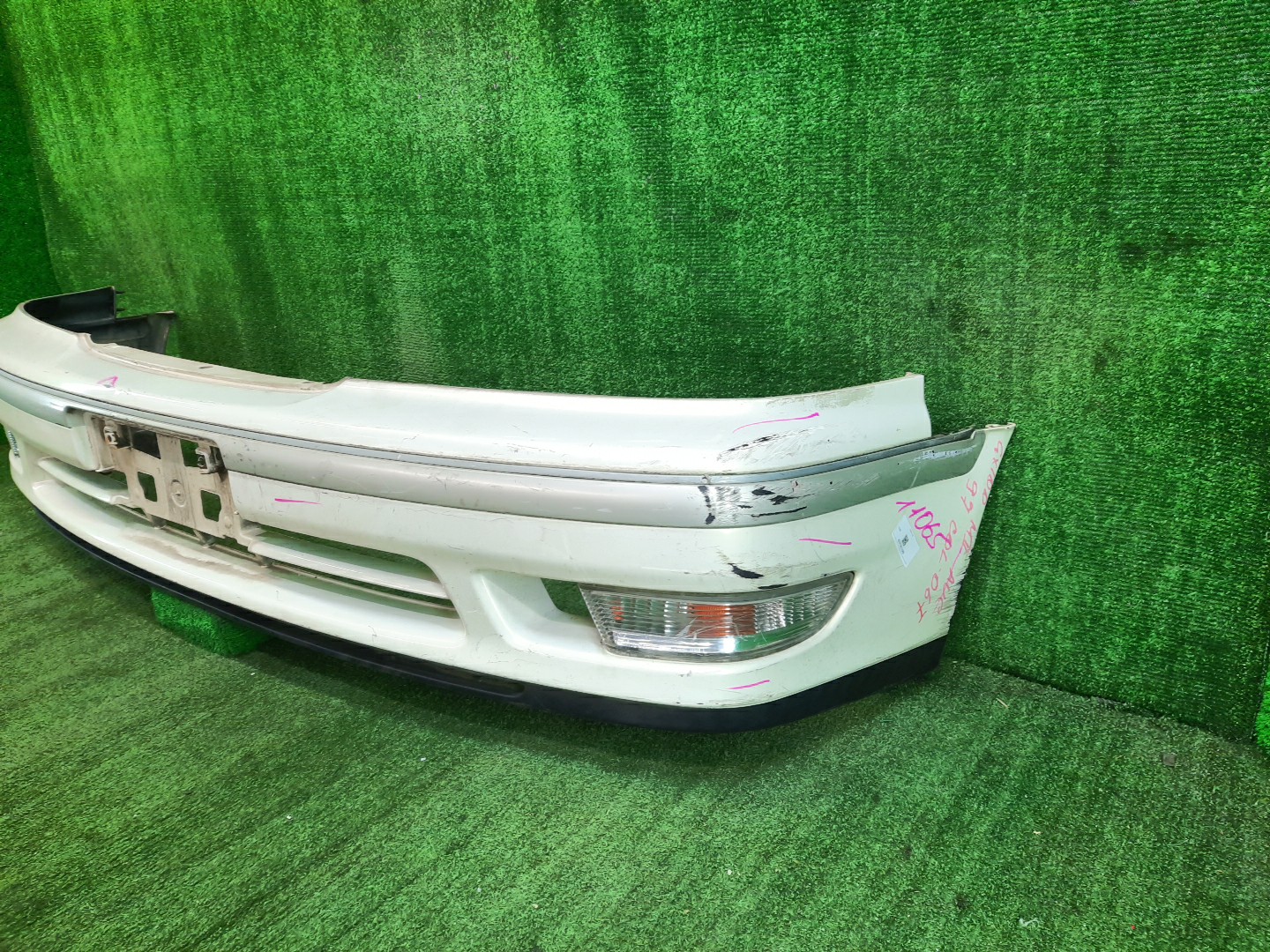 Бампер передний TOYOTA MARK II GX100, JZX100, JZX101, LX100, GX105, JZX105, SX100 11065 2 ракурс