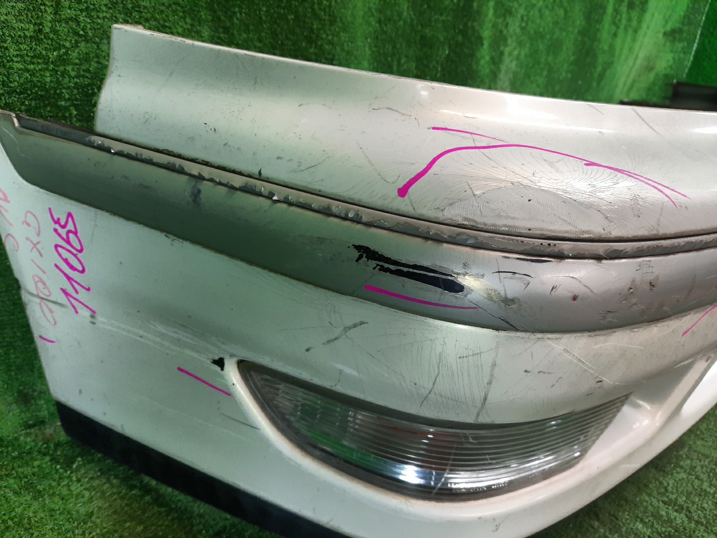 Бампер передний TOYOTA MARK II GX100, JZX100, JZX101, LX100, GX105, JZX105, SX100 11065 4 ракурс