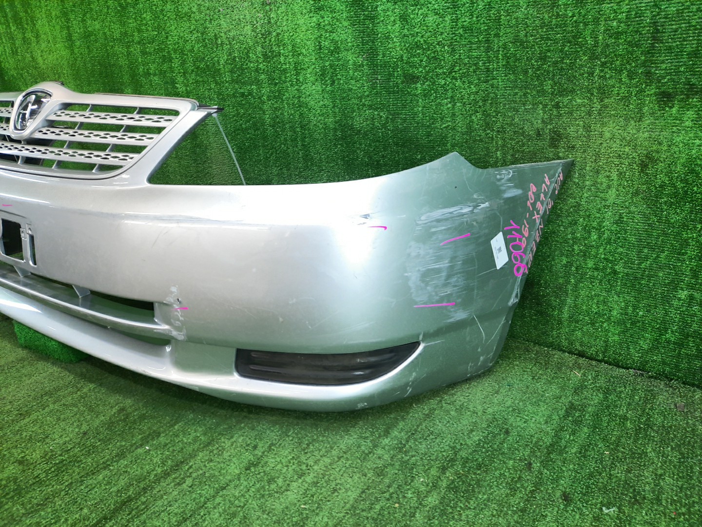 Бампер передний TOYOTA ALLEX, COROLLA RUNX ZZE124, NZE121, ZZE122, ZZE123, NZE124 11066 2 ракурс