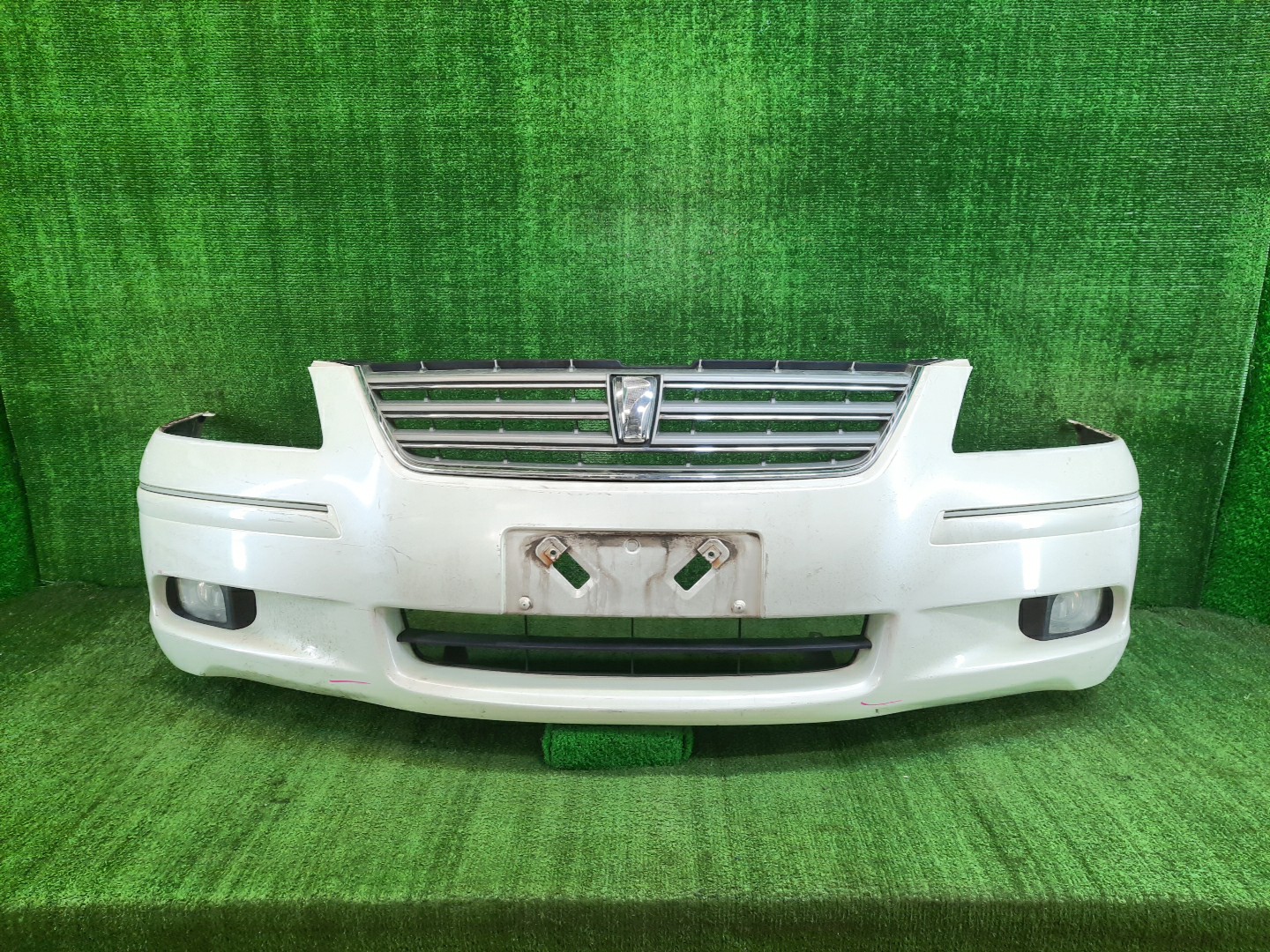 Бампер передний TOYOTA PREMIO ZZT240, NZT240, AZT240, ZZT245 11069 1 ракурс