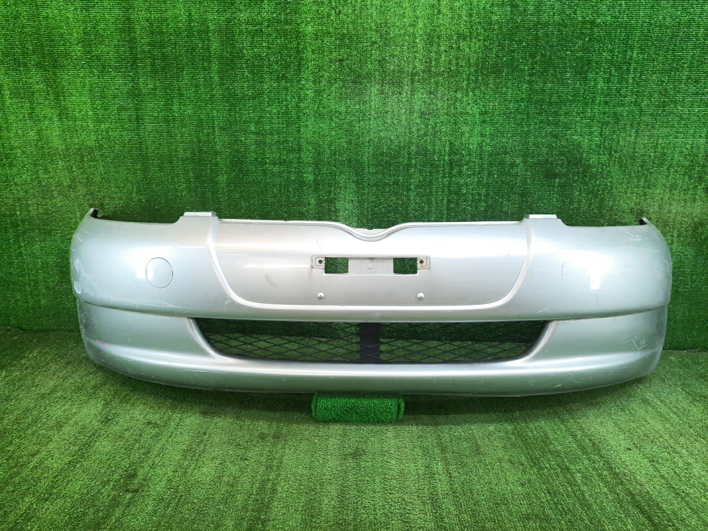 Бампер передний TOYOTA VITZ, YARIS SCP10, NCP10, SCP13, NCP15, NCP11, NCP13 11070 1 ракурс