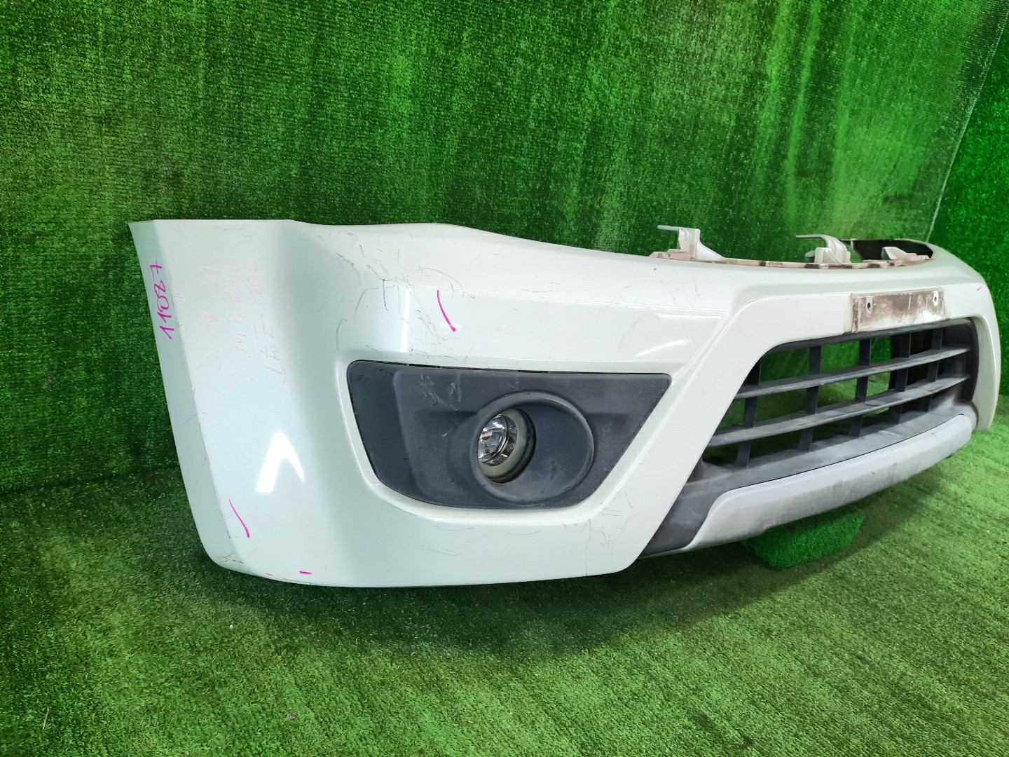 Бампер передний SUZUKI ESCUDO, GRAND VITARA TA74W, TDB4W, TD94W, TD54W, TDA4W, TDB4, TE94, TD54, TAA4V, JT, TA74V 11087 3 ракурс