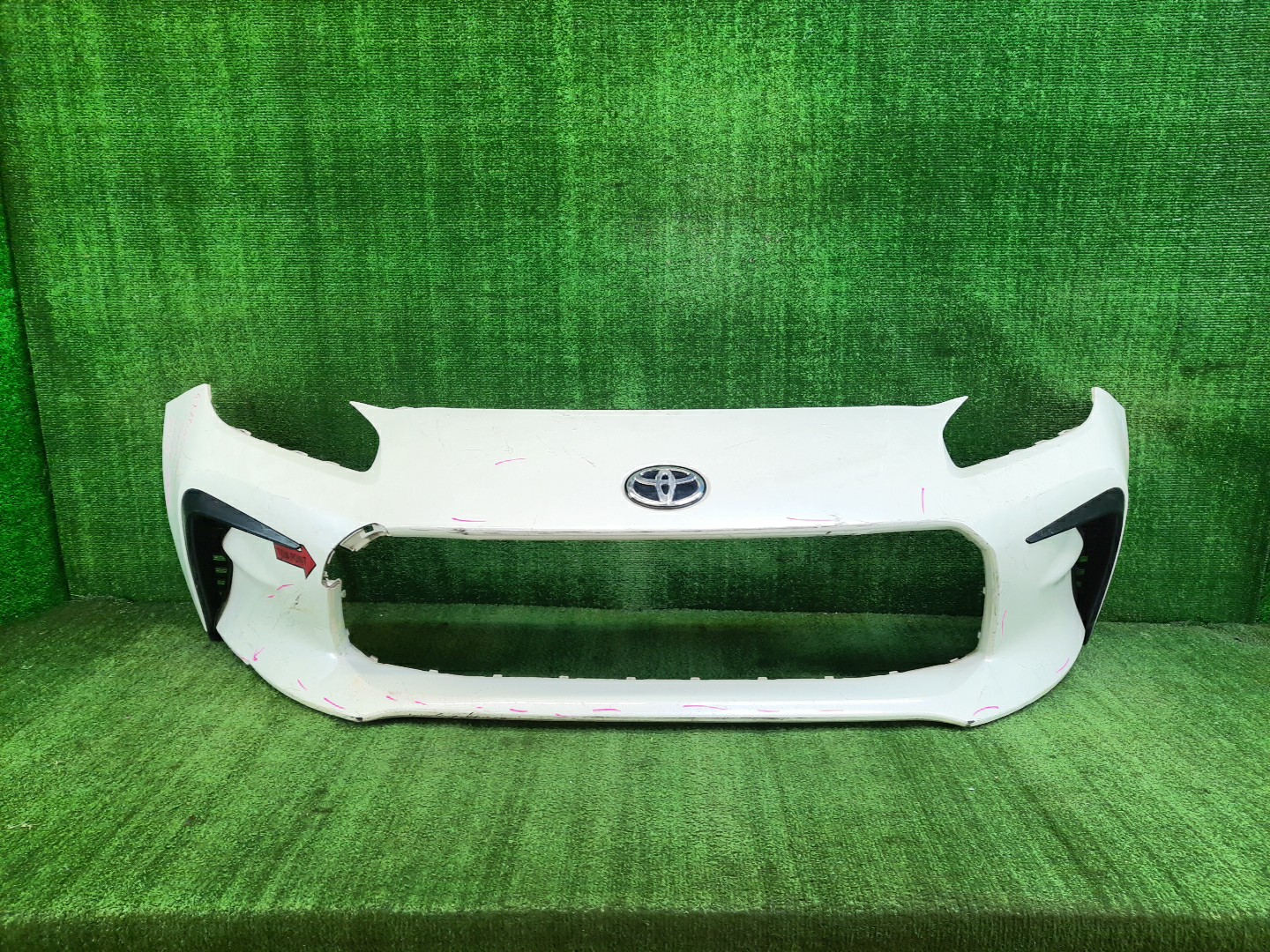Бампер передний TOYOTA GR86 ZN8 11092 1 ракурс