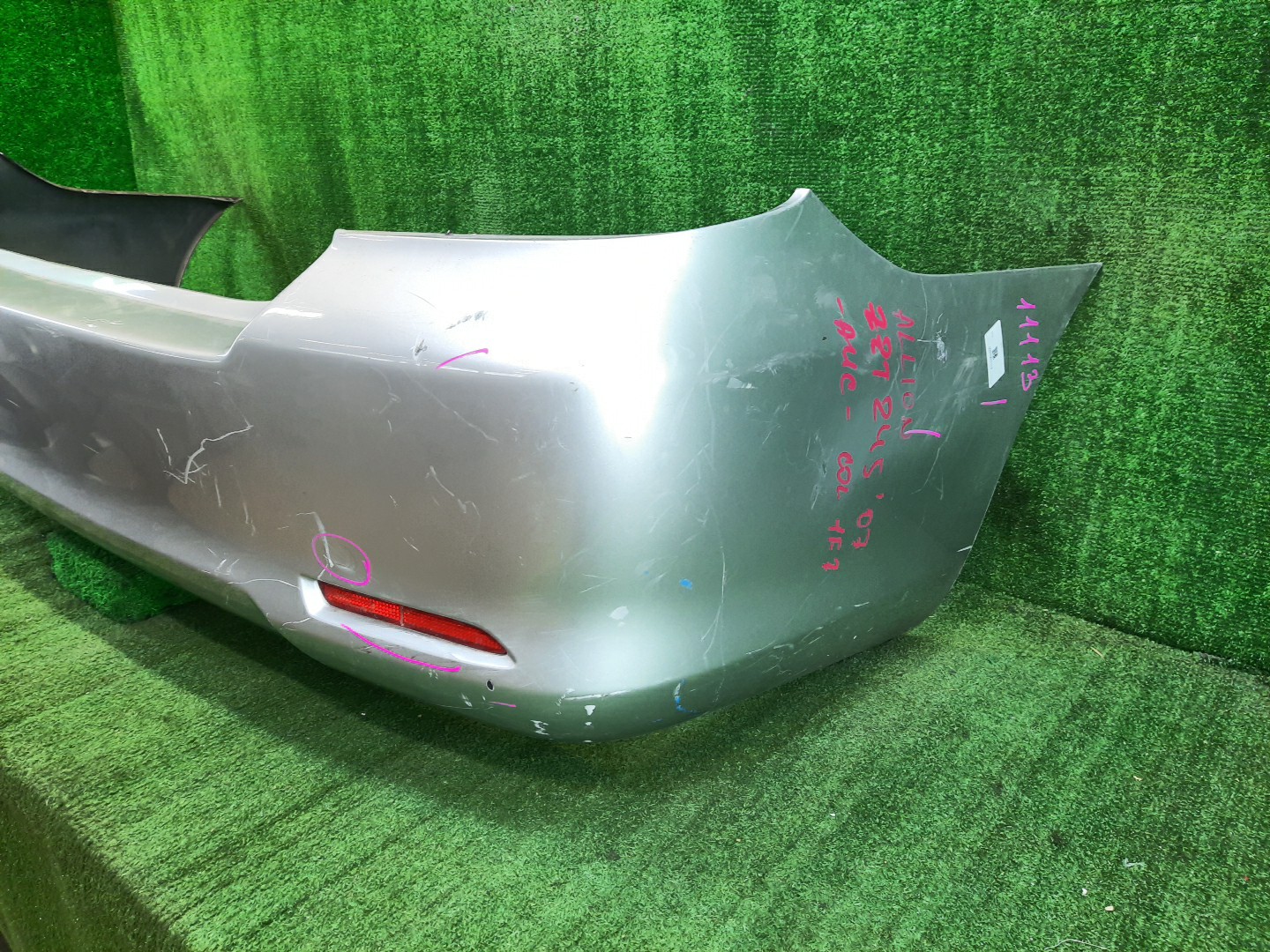 Бампер задний TOYOTA ALLION ZZT240, NZT240, AZT240, ZZT245 11113 2 ракурс
