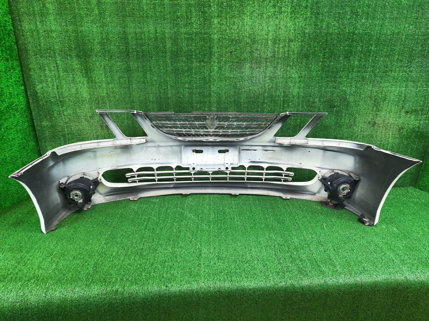 Бампер передний TOYOTA MARK II BLIT JZX110W, JZX115W, GX110W, GX115W 11167 4 ракурс