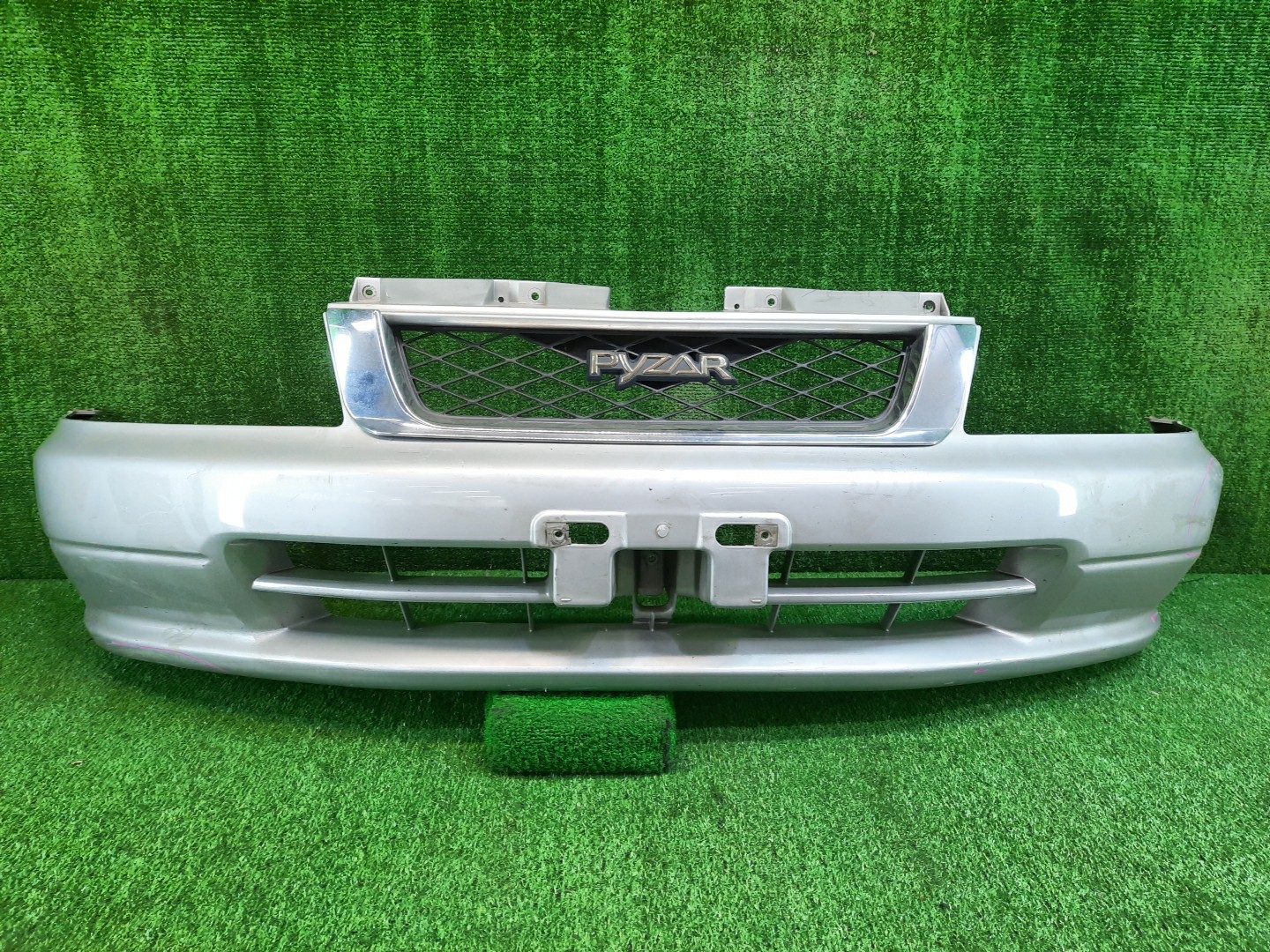 Бампер передний DAIHATSU PYZAR G303G 11297 1 ракурс