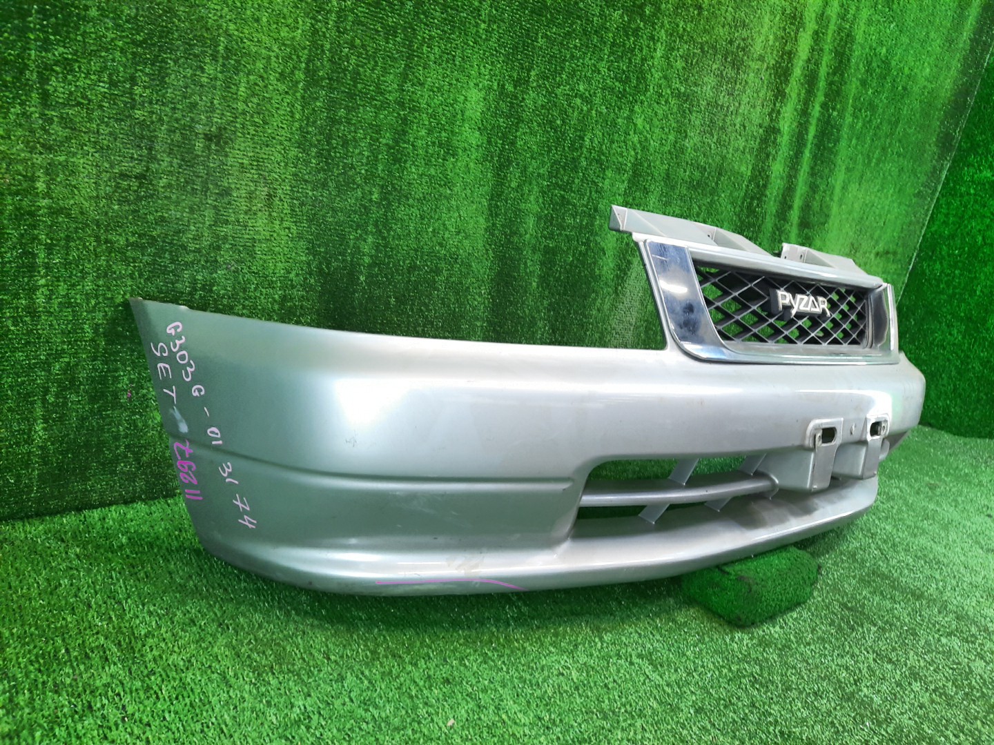 Бампер передний DAIHATSU PYZAR G303G 11297 3 ракурс