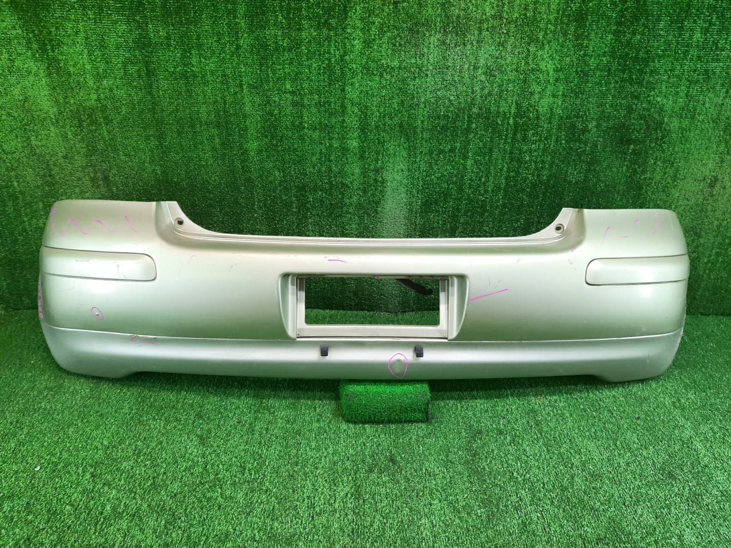 Бампер задний TOYOTA VITZ, YARIS SCP10, NCP10, SCP13, NCP15, NCP11, NCP13 11315 1 ракурс