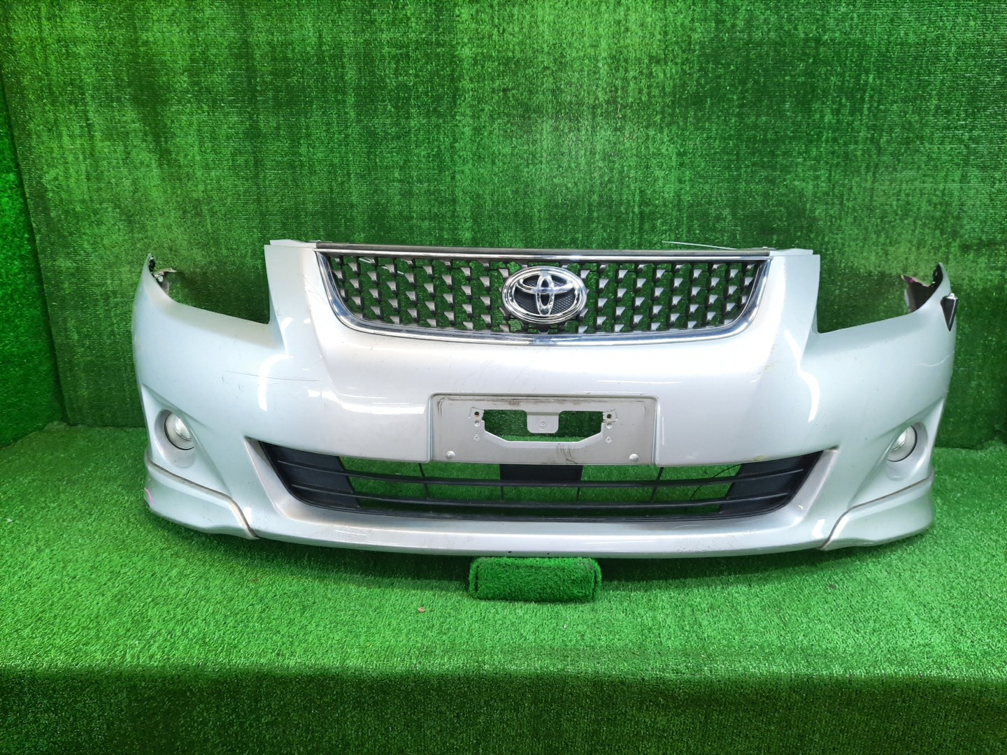 Бампер передний TOYOTA COROLLA FIELDER NZE141 11420 1 ракурс