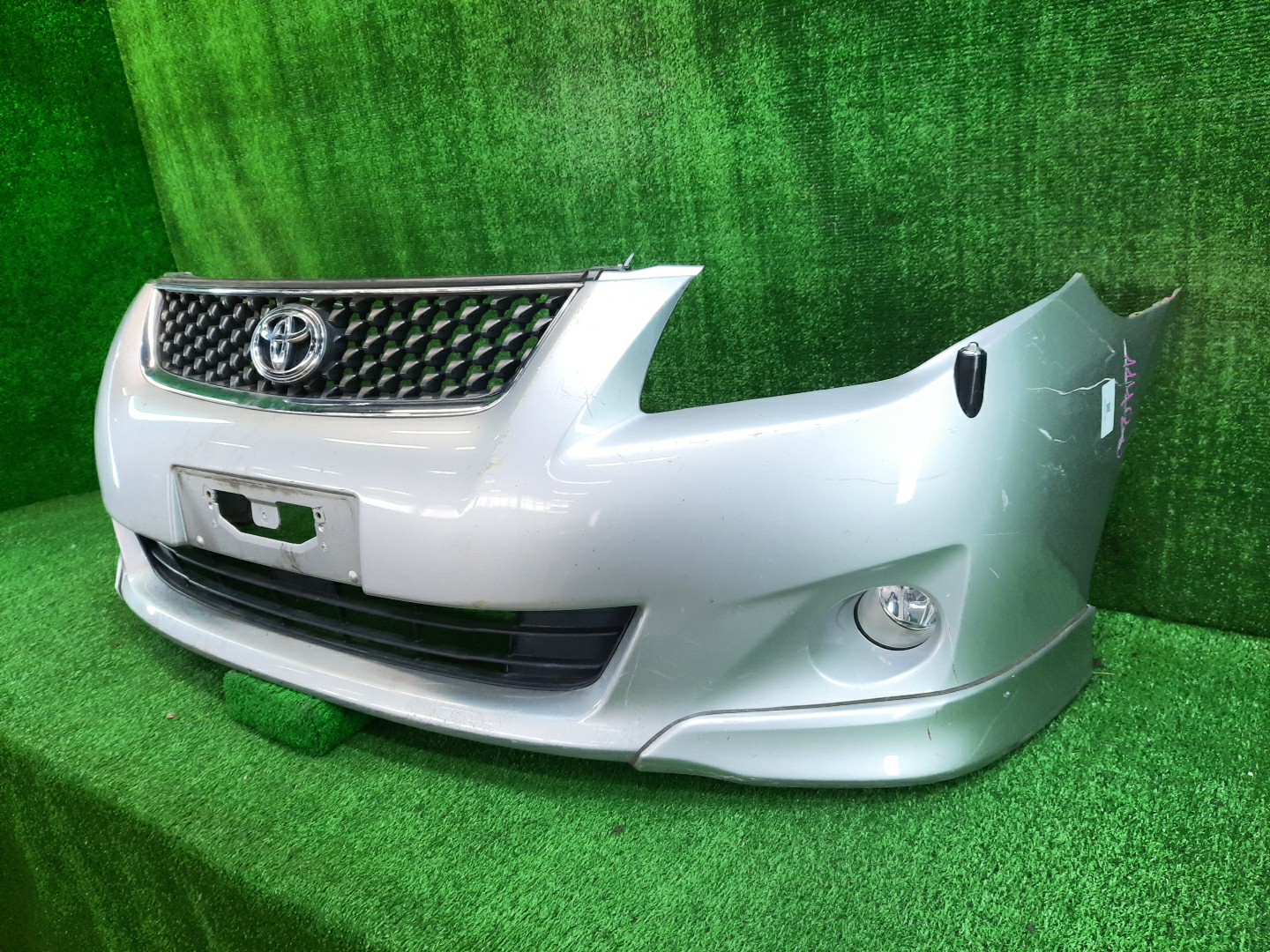 Бампер передний TOYOTA COROLLA FIELDER NZE141 11420 2 ракурс