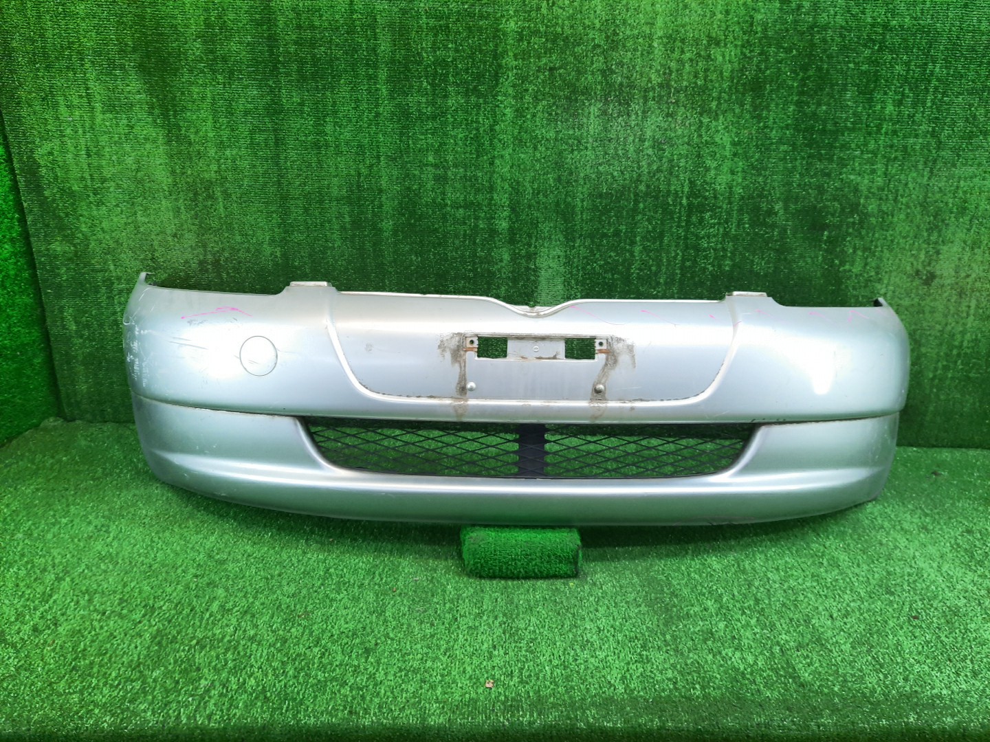 Бампер передний TOYOTA VITZ, YARIS SCP10, NCP10, SCP13, NCP15, NCP11, NCP13 11439 1 ракурс
