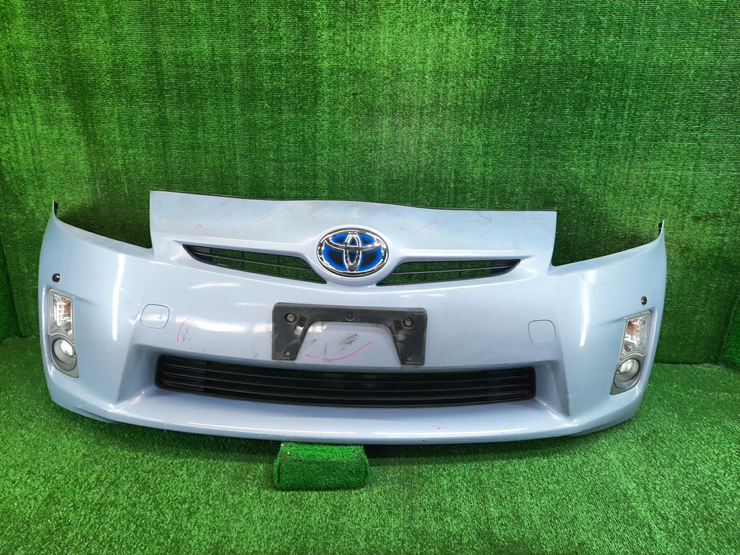 Бампер передний TOYOTA PRIUS ZVW30 11559 1 ракурс