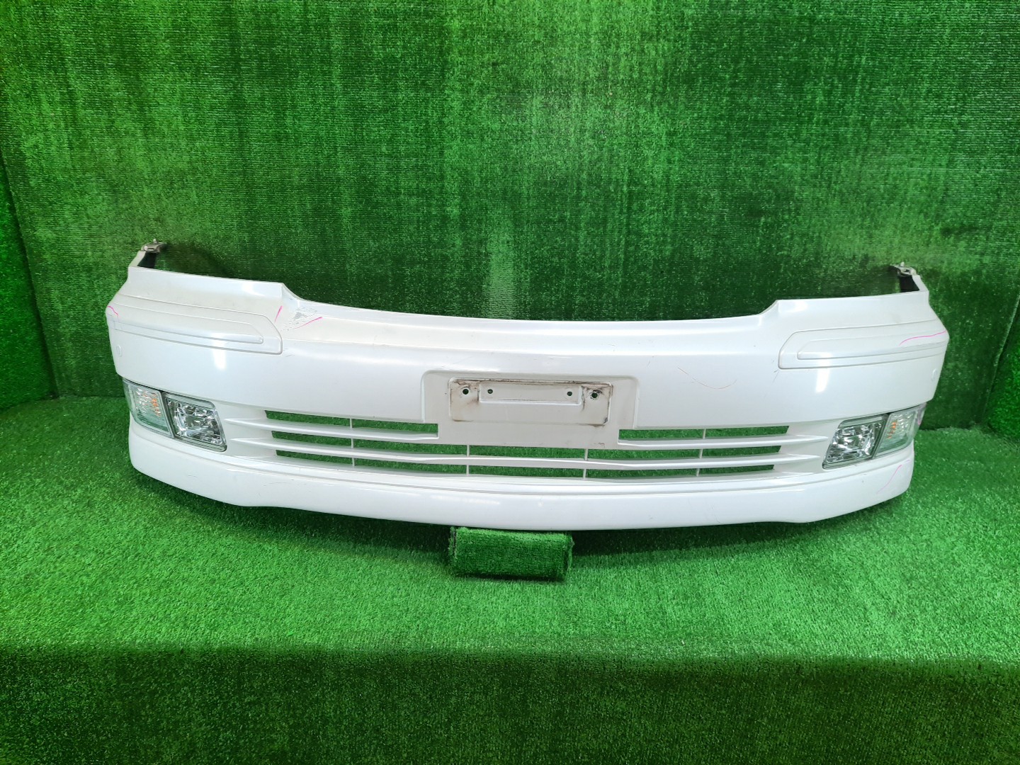 Бампер передний MITSUBISHI CHARIOT GRANDIS, CHARIOT N84W, N94W, N96W, N86W 11587 1 ракурс