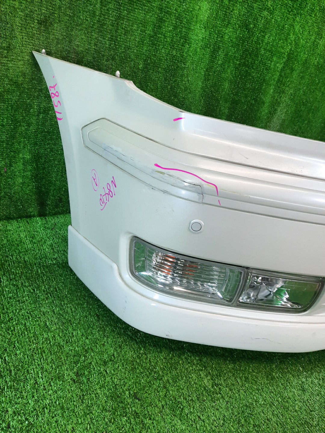 Бампер передний MITSUBISHI CHARIOT GRANDIS, CHARIOT N84W, N94W, N96W, N86W 11587 2 ракурс