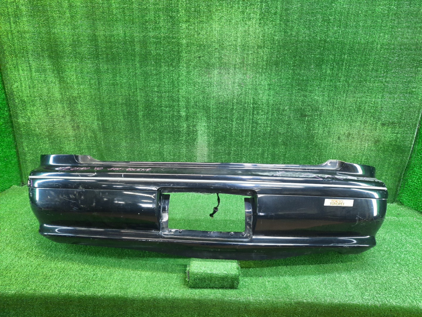 Бампер задний TOYOTA MARK II GX100, JZX100, JZX101, LX100, GX105, JZX105, SX100 11679 1 ракурс