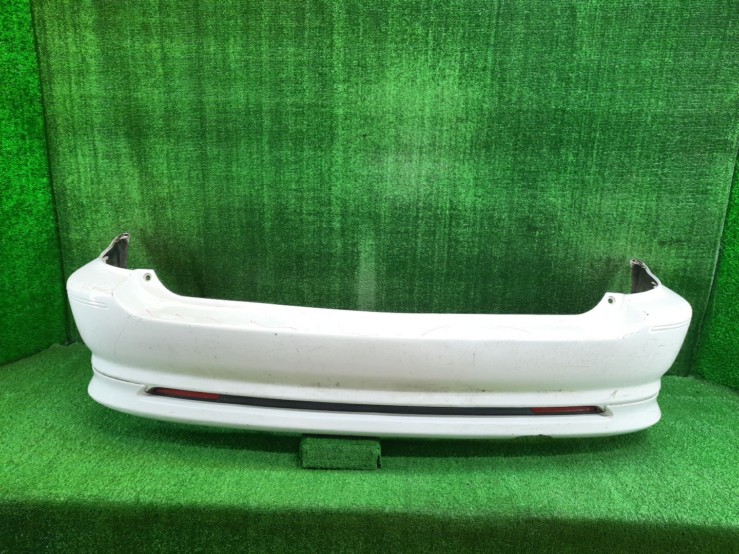 Бампер задний TOYOTA HARRIER MCU15W, MCU10W, SXU15W, SXU10W, ACU10W, ACU15W 11695 1 ракурс